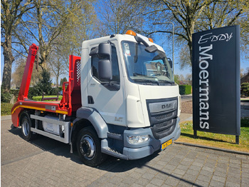 Camión portacontenedor de cadenas DAF LF 220