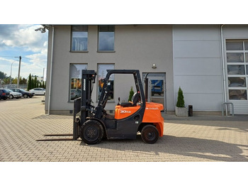 Carretilla elevadora diésel DOOSAN