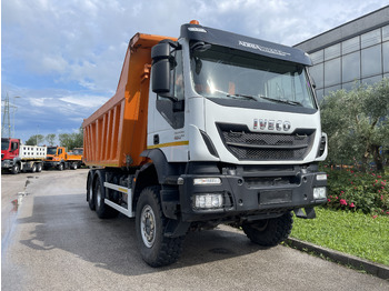 Camión volquete IVECO Trakker