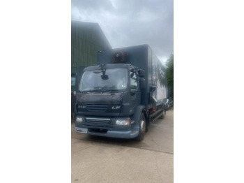 Camión caja cerrada DAF LF 55 220