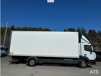 Camión caja cerrada Mercedes Atego 1524: foto 3