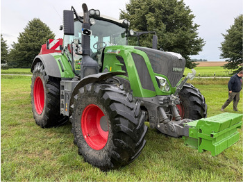 Tractor FENDT 828 Vario