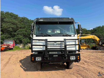Camión volquete SINOTRUK HOWO