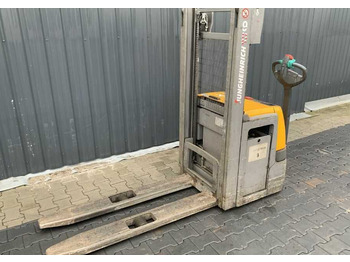 Apilador JUNGHEINRICH EJC