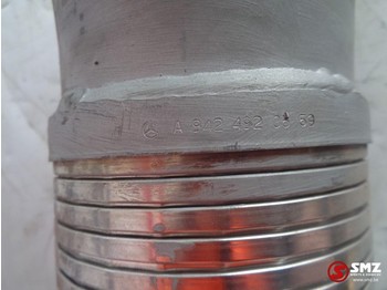 Tubo de escape para Camión Mercedes-Benz Occ uitlaatpijp a9424920559: foto 2