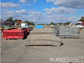 Equipo de construcción Bundle of Rubber Mats (3 of), Metal Pedestrian Fencing (2 of), Plastic Pedestrian Fencing (4 of): foto 5