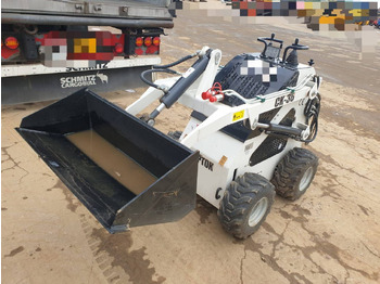 Minicargadora Diversen CK-36: foto 5 Minicargadora Diversen CK-36: foto 5