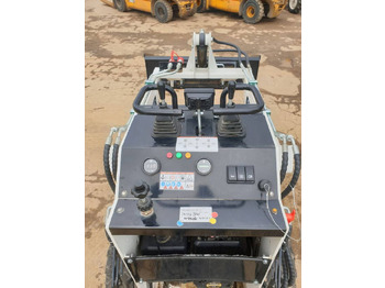 Minicargadora Diversen CK-36: foto 3 Minicargadora Diversen CK-36: foto 3