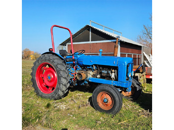 Tractor FORD