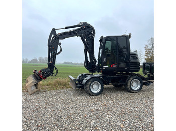 Excavadora de ruedas TAKEUCHI