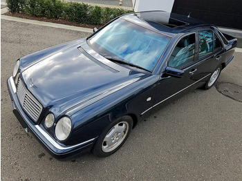 Sedan Mercedes-Benz E-Klasse (W210) _ 300 D Automatic: foto 3