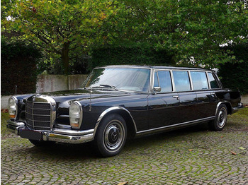 Sedan MERCEDES-BENZ