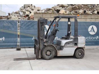 Carretilla elevadora de gas NISSAN