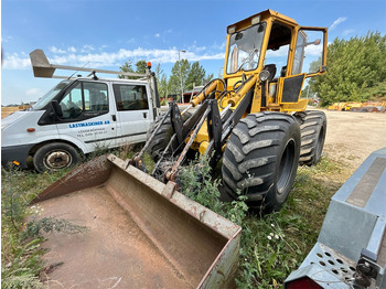 Cargadora de ruedas CATERPILLAR 910