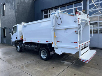 Leasing de Mercedes-Benz Accelo 815 4x2 Garbage Compactor (2 units) Accelo 815 4x2 Garbage Compactor (2 units) Mercedes-Benz Accelo 815 4x2 Garbage Compactor (2 units) Accelo 815 4x2 Garbage Compactor (2 units): foto 3