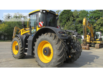 Tractor JCB