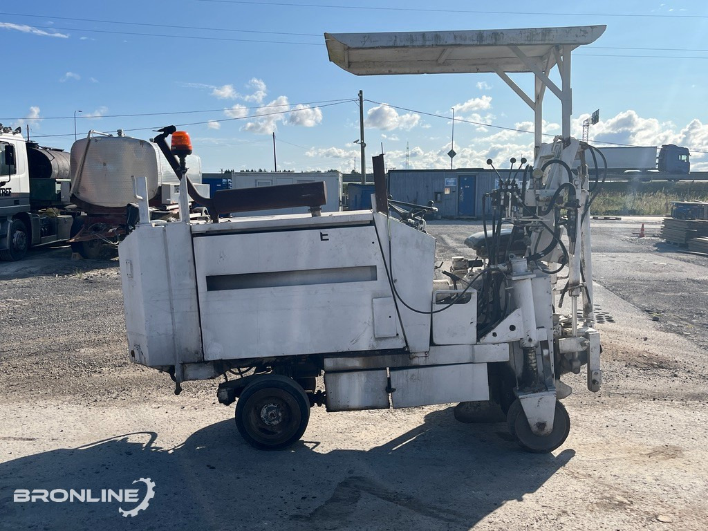 1991 Wirtgen SF500C/4 Asfaldifrees 0,5m - Cisterna de riego asfáltico: foto 5 1991 Wirtgen SF500C/4 Asfaldifrees 0,5m - Cisterna de riego asfáltico: foto 5