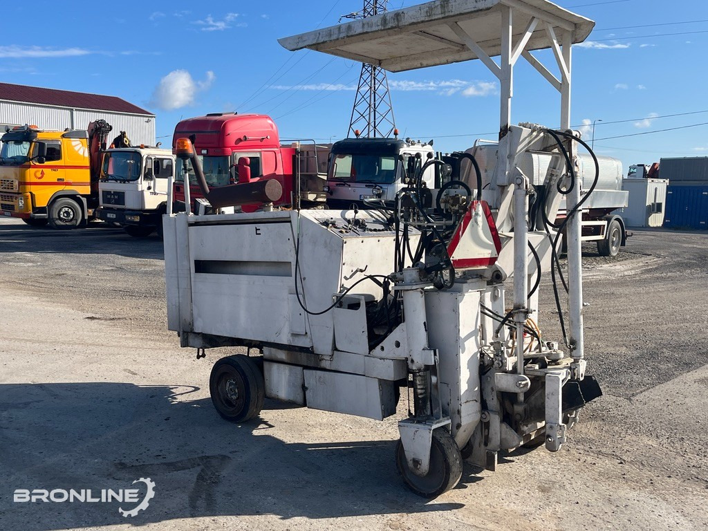 1991 Wirtgen SF500C/4 Asfaldifrees 0,5m - Cisterna de riego asfáltico: foto 4 1991 Wirtgen SF500C/4 Asfaldifrees 0,5m - Cisterna de riego asfáltico: foto 4