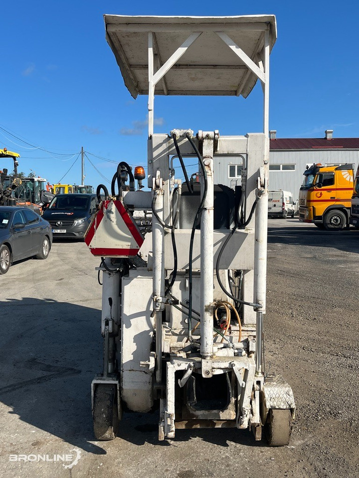 1991 Wirtgen SF500C/4 Asfaldifrees 0,5m - Cisterna de riego asfáltico: foto 3 1991 Wirtgen SF500C/4 Asfaldifrees 0,5m - Cisterna de riego asfáltico: foto 3