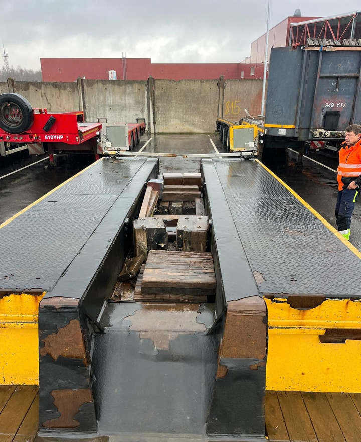 Faymonville STBZ-3VA Low-Bed 3-axle Trailer - Semirremolque góndola rebajadas: foto 5 Faymonville STBZ-3VA Low-Bed 3-axle Trailer - Semirremolque góndola rebajadas: foto 5