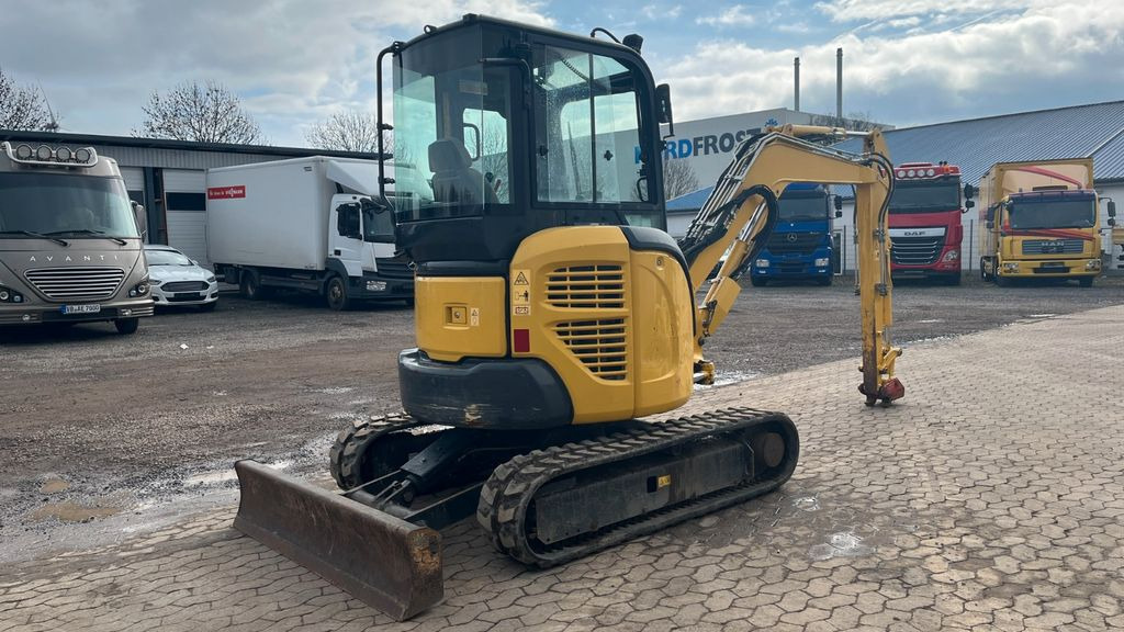 Komatsu PC35MR-3 PC35MR Minibagger 3740 Kg ab 469€ mtl. - Miniexcavadora: foto 4 Komatsu PC35MR-3 PC35MR Minibagger 3740 Kg ab 469€ mtl. - Miniexcavadora: foto 4