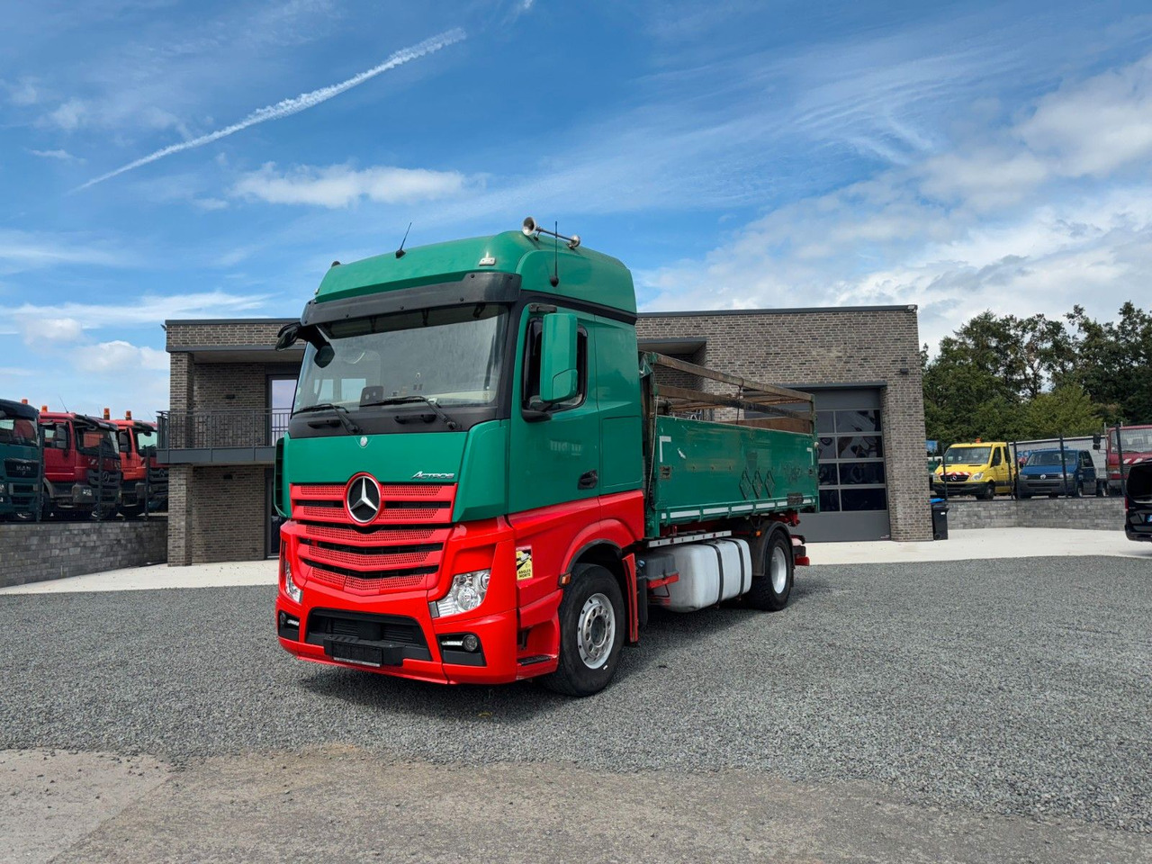 Mercedes-Benz Actros 1842 Kipper Dreiseitenkipper - Camión volquete: foto 1 Mercedes-Benz Actros 1842 Kipper Dreiseitenkipper - Camión volquete: foto 1