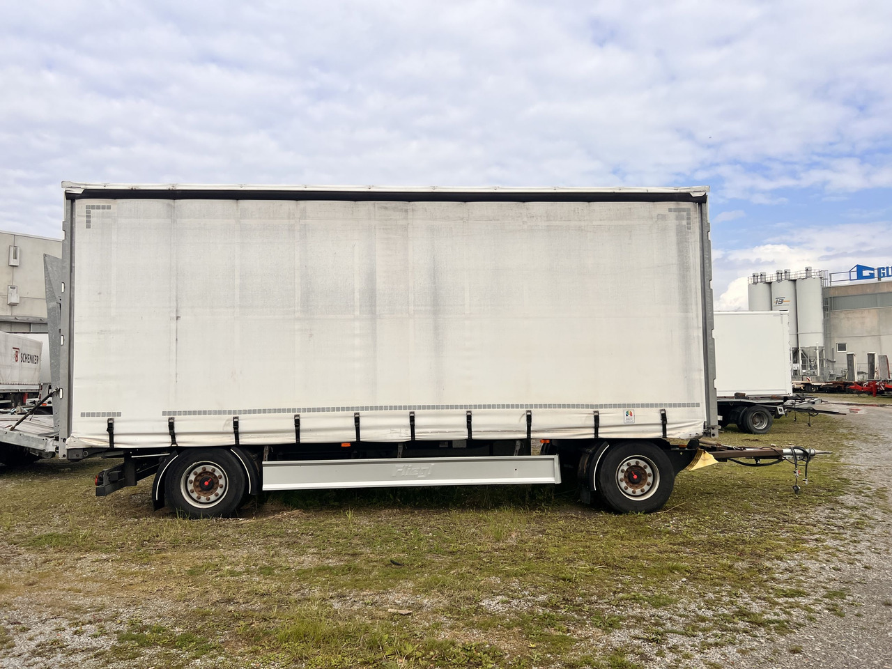 Fliegl ZPS180  2 Achs Jumbo- Planen, Mega, durchladbar - Remolque con toldo: foto 1 Fliegl ZPS180  2 Achs Jumbo- Planen, Mega, durchladbar - Remolque con toldo: foto 1