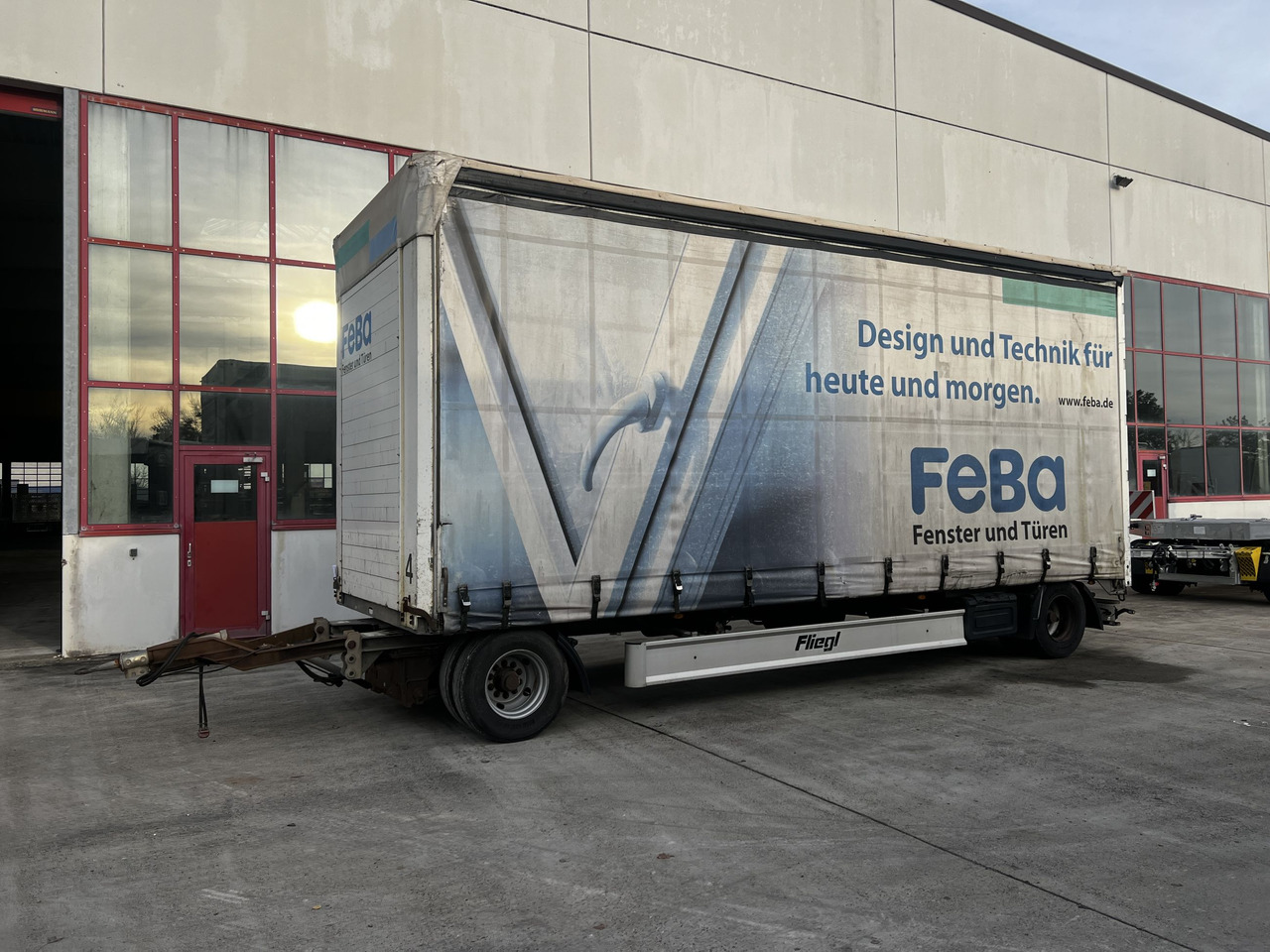 Fliegl ZPS180 2 Achs Jumbo- Planenanhänger - Remolque con toldo: foto 1 Fliegl ZPS180 2 Achs Jumbo- Planenanhänger - Remolque con toldo: foto 1