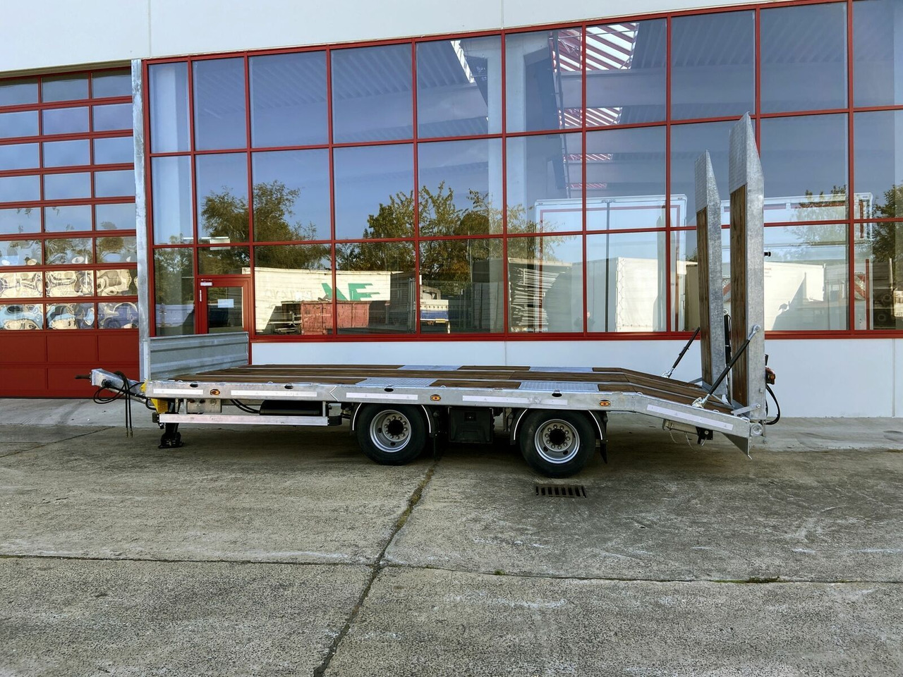 Möslein 21 t Tandemtieflader, hydr. Rampen, NEU - Remolque góndola rebajadas: foto 4 Möslein 21 t Tandemtieflader, hydr. Rampen, NEU - Remolque góndola rebajadas: foto 4