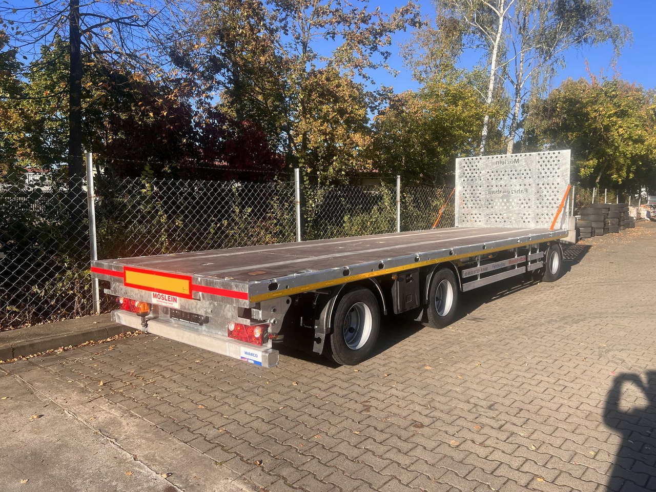 Möslein 3 Achs Jumbo- Plato- Anhänger, 10,5 m Ladefläch - Remolque plataforma/ Caja abierta: foto 4 Möslein 3 Achs Jumbo- Plato- Anhänger, 10,5 m Ladefläch - Remolque plataforma/ Caja abierta: foto 4