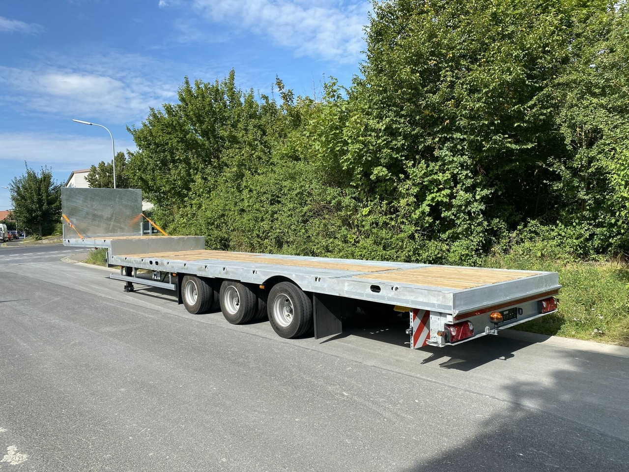 Möslein 3 Achs Satteltieflader Plato 45 t GGfür Fertigt - Semirremolque góndola rebajadas: foto 2 Möslein 3 Achs Satteltieflader Plato 45 t GGfür Fertigt - Semirremolque góndola rebajadas: foto 2