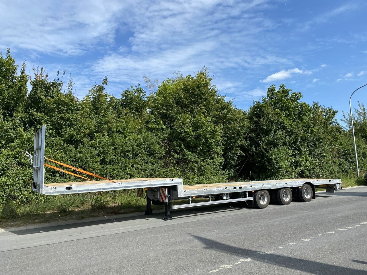 Möslein 3 Achs Satteltieflader Plato 45 t GGfür Fertigt - Semirremolque góndola rebajadas: foto 1 Möslein 3 Achs Satteltieflader Plato 45 t GGfür Fertigt - Semirremolque góndola rebajadas: foto 1