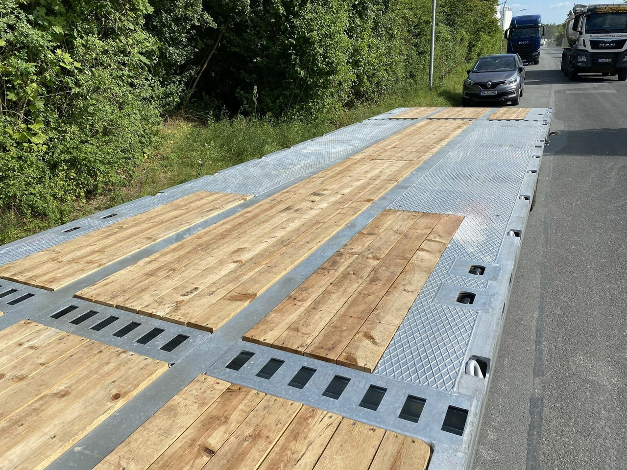 Möslein 3 Achs Satteltieflader Plato 45 t GGfür Fertigt - Semirremolque góndola rebajadas: foto 4 Möslein 3 Achs Satteltieflader Plato 45 t GGfür Fertigt - Semirremolque góndola rebajadas: foto 4