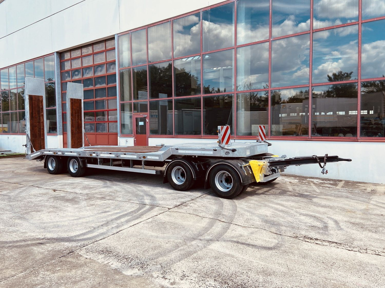 Möslein 4 Achs Tieflader- Anhänger, Neufahrzeug - Remolque góndola rebajadas: foto 4 Möslein 4 Achs Tieflader- Anhänger, Neufahrzeug - Remolque góndola rebajadas: foto 4