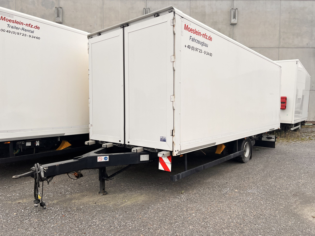 Möslein EK 1- D 7,3 1 Achs Kofferanhänger Durchladen7,08 m lang - Remolque caja cerrada: foto 2 Möslein EK 1- D 7,3 1 Achs Kofferanhänger Durchladen7,08 m lang - Remolque caja cerrada: foto 2