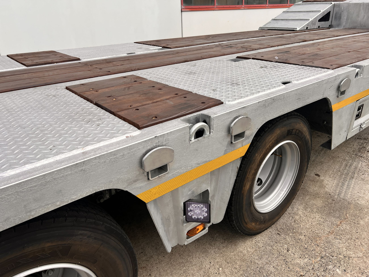 Möslein ST 3  3 Achs Satteltieflader neu - Semirremolque góndola rebajadas: foto 2 Möslein ST 3  3 Achs Satteltieflader neu - Semirremolque góndola rebajadas: foto 2