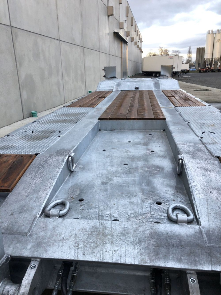 Möslein T 4 VB H1 1 neuer 4 Achs Tieflader hydraulischen Rampen - Remolque góndola rebajadas: foto 2 Möslein T 4 VB H1 1 neuer 4 Achs Tieflader hydraulischen Rampen - Remolque góndola rebajadas: foto 2