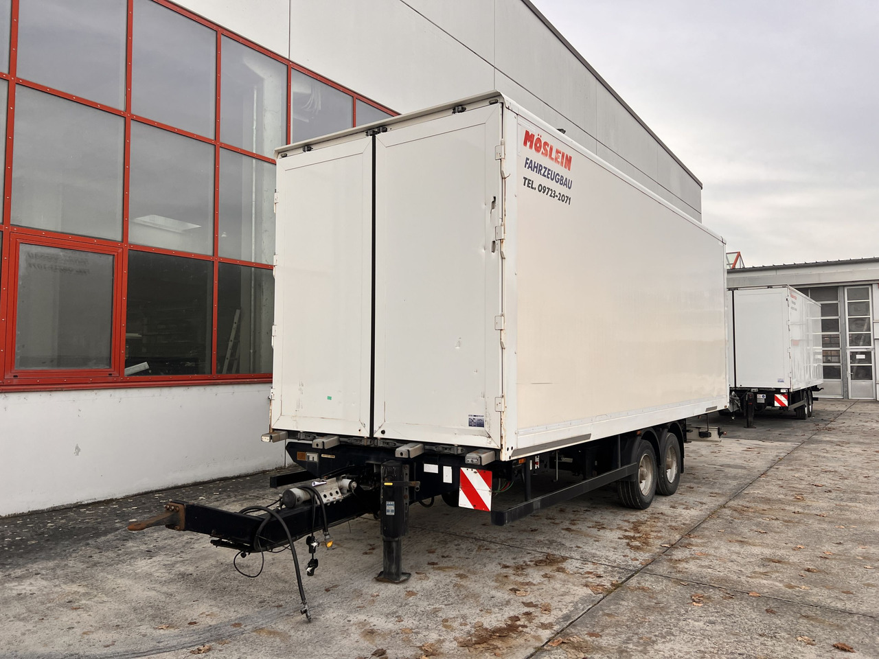 Möslein TKO 105 D Schwebheim Tandem- Koffer- Anhänger, Durchladbar - Remolque caja cerrada: foto 3 Möslein TKO 105 D Schwebheim Tandem- Koffer- Anhänger, Durchladbar - Remolque caja cerrada: foto 3