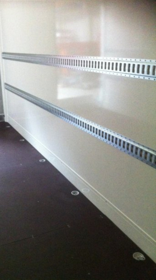 Möslein TKO 105 Tandem- Koffer- Anhänger-- Neufahrzeug -- - Remolque caja cerrada: foto 5 Möslein TKO 105 Tandem- Koffer- Anhänger-- Neufahrzeug -- - Remolque caja cerrada: foto 5