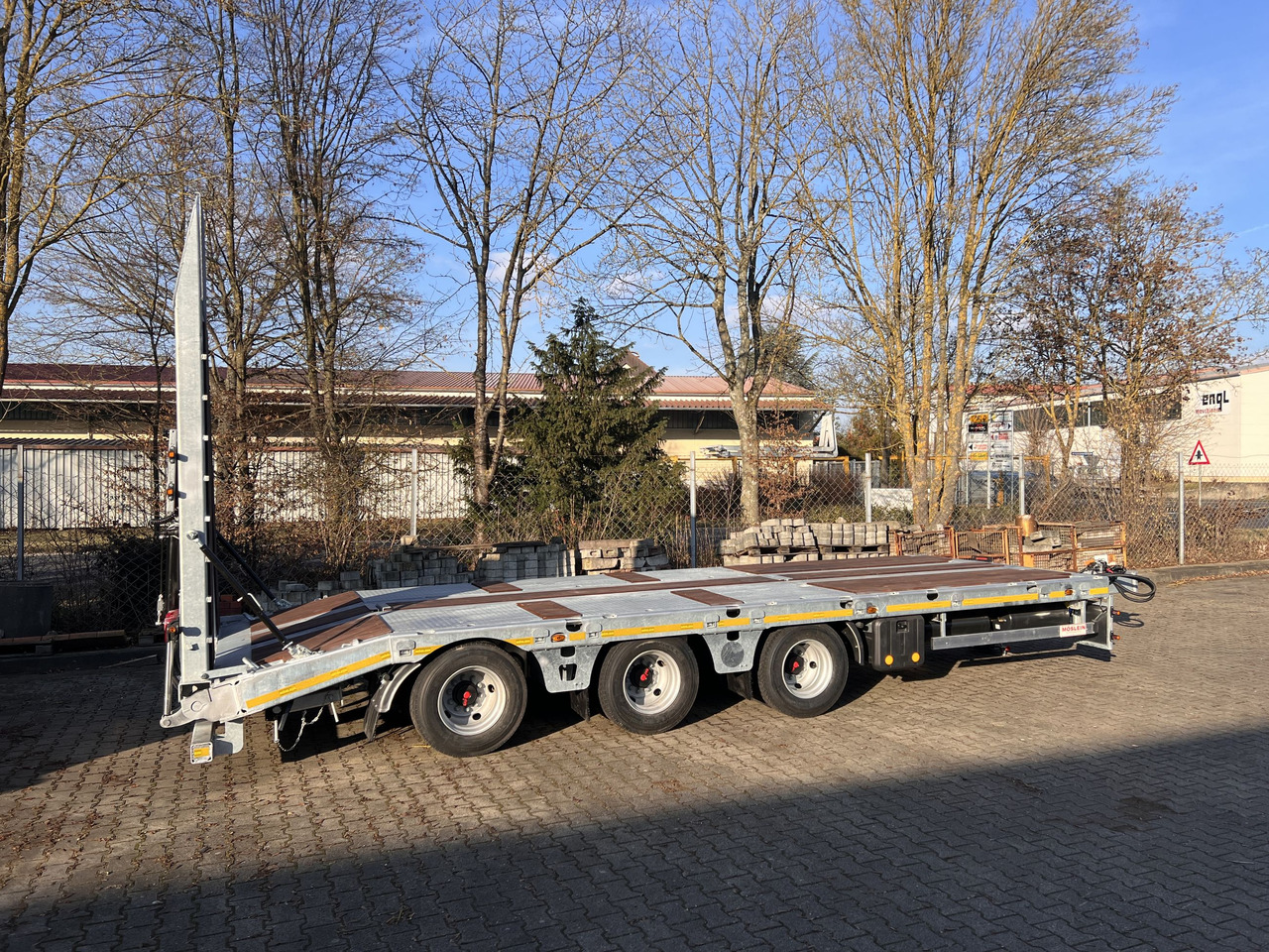 Möslein TT 32 Zugrohr gerade 34 t GG Tridem- Tieflader 3 Achs, gelenktNeufahrzeug - Remolque góndola rebajadas: foto 4 Möslein TT 32 Zugrohr gerade 34 t GG Tridem- Tieflader 3 Achs, gelenktNeufahrzeug - Remolque góndola rebajadas: foto 4
