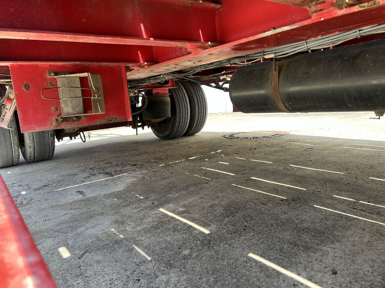 T3 3 Achs Tiefladeranhänger mit gerader Ladefläche - Remolque góndola rebajadas: foto 5 T3 3 Achs Tiefladeranhänger mit gerader Ladefläche - Remolque góndola rebajadas: foto 5