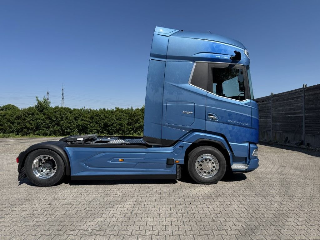 DAF FT XG  530 BLAU METALLIC Limited Edition - Cabeza tractora: foto 4 DAF FT XG  530 BLAU METALLIC Limited Edition - Cabeza tractora: foto 4