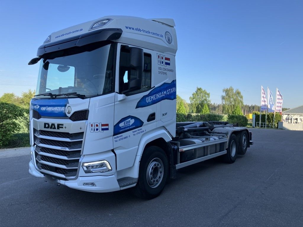 DAF FAN XF 480 mit VDL Abrollkipper DAF FAN XF 480 mit VDL Abrollkipper - Camión multibasculante: foto 1 DAF FAN XF 480 mit VDL Abrollkipper DAF FAN XF 480 mit VDL Abrollkipper - Camión multibasculante: foto 1
