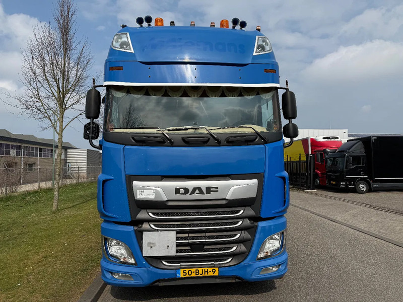 DAF XF 460 showtruck 4-2017 SSC 460 XF - Cabeza tractora: foto 3 DAF XF 460 showtruck 4-2017 SSC 460 XF - Cabeza tractora: foto 3