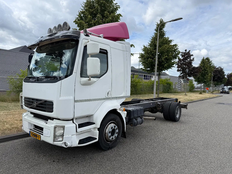 Volvo FL 250 pk 2013 euro 5 - Camión chasis: foto 1 Volvo FL 250 pk 2013 euro 5 - Camión chasis: foto 1