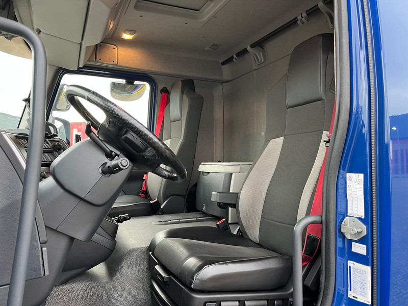 Camión lona Renault D 12 LOW P4X2 240 E 6: foto 19