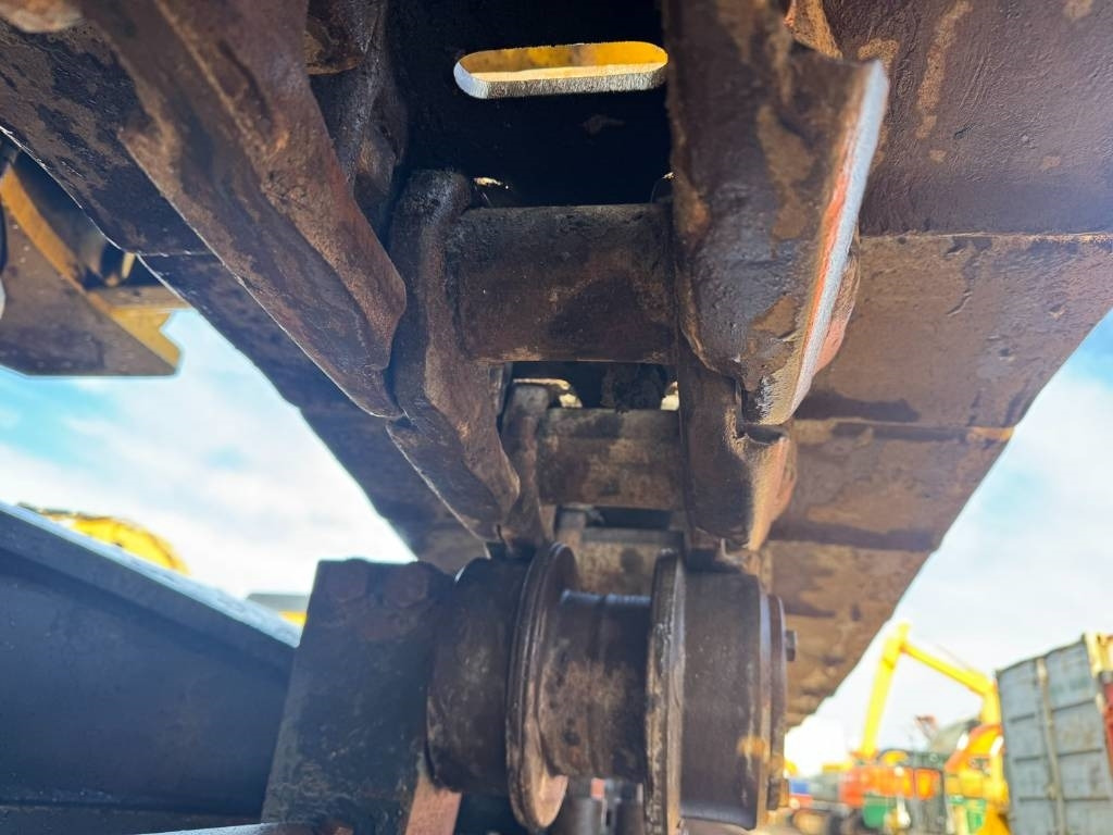 Excavadora de cadenas Komatsu PC 490 LC-10: foto 9