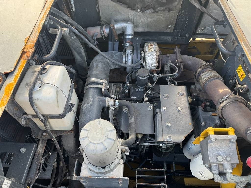 Excavadora de cadenas Komatsu PC 490 LC-10: foto 17