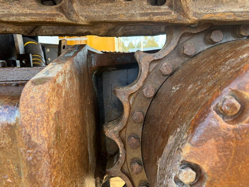 Excavadora de cadenas Komatsu PC 490 LC-10: foto 12