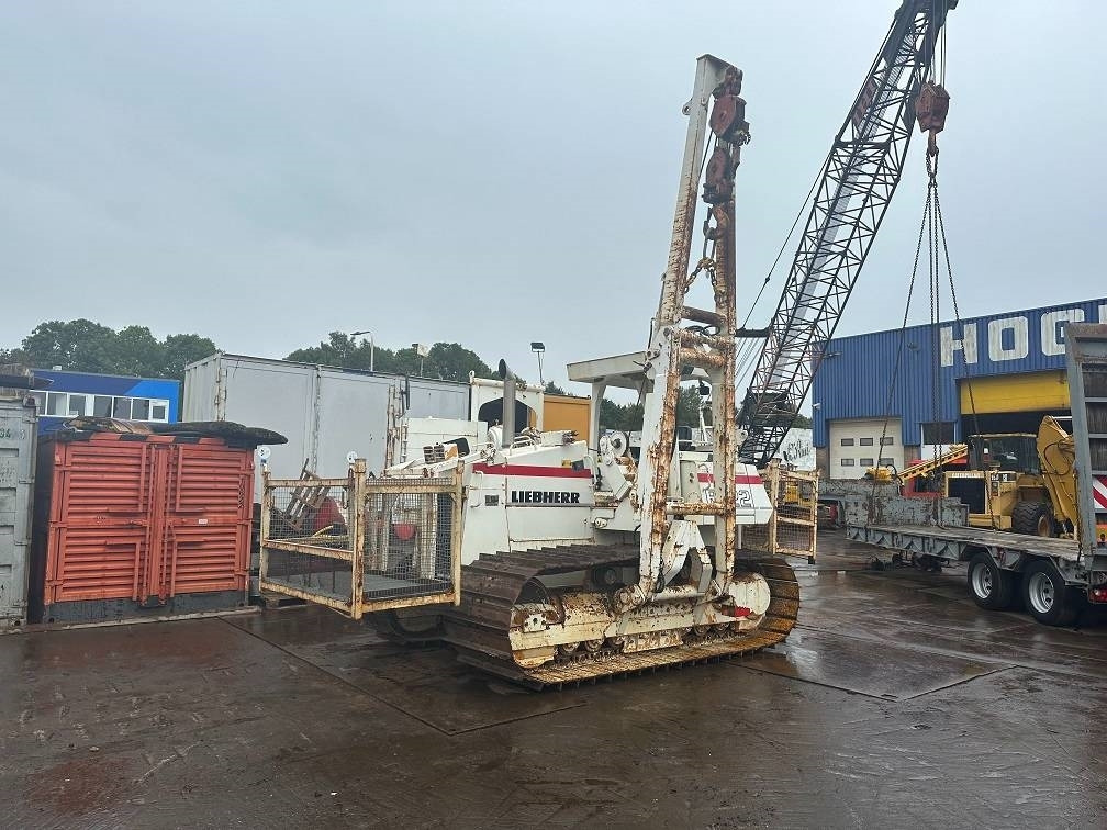Liebherr RL 22 B - Colocador de tubos: foto 1 Liebherr RL 22 B - Colocador de tubos: foto 1